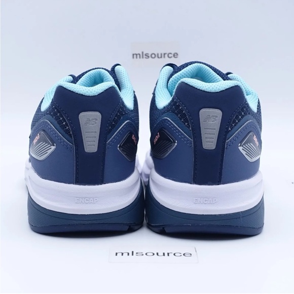 13 D Womens New Balance 1540 V3 - Picture 3 of 3